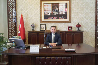 Çamardı Kaymakamı Nar veda ederken, Kayaş göreve başladı