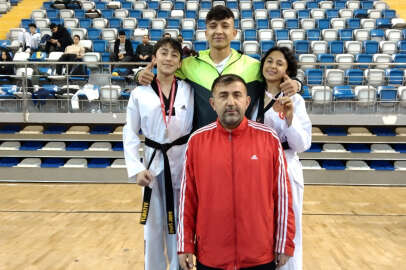 Niğdeli öğrenciler ilk günden 2 madalya aldı 