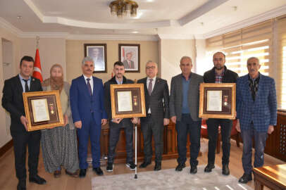 Gazilerimize Devlet Madalyasını Vali Şimşek Verdi 