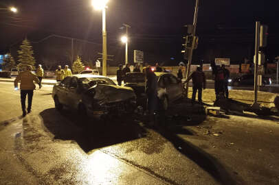 3 Aracın Karıştığı Kazada 7 Kişi Yaralandı