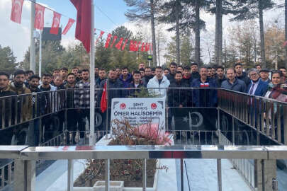 Misafir sporculardan Şehit Halisdemir'e ziyaret 