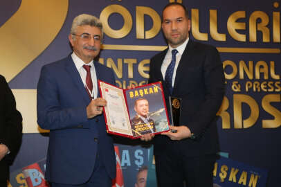 Başkan Özdemir Yılın Belediye Başkanı Oldu 