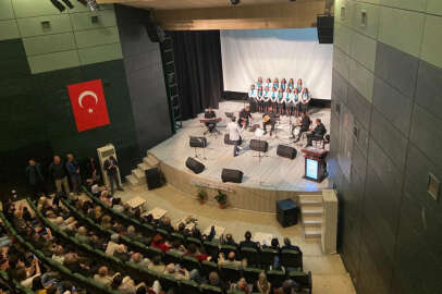 Çocuklardan Türk Halk Müziği Konseri 