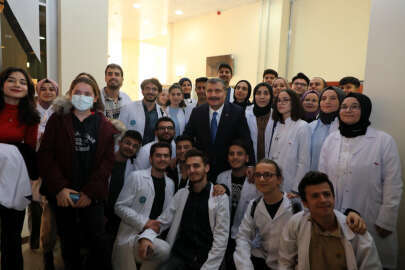 Tıp öğrencileri Sağlık Bakanını ağırladı !..