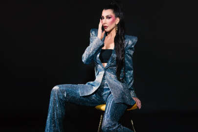 Hande Yener yıllara meydan okuyor!