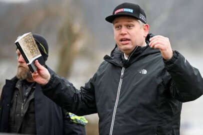 Özbek: Aşağılık eylem