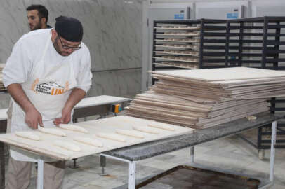 Belediye ekmek fabrikası 2 günde 100 bin ekmek üretti !.