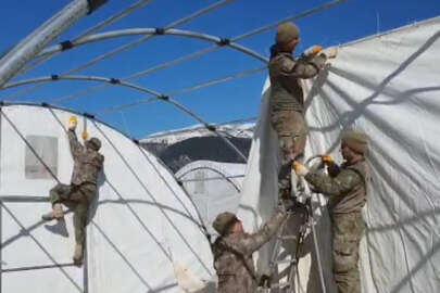 Mehmetçikten depremzedelere büyük destek