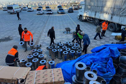 Kömür ve odun sobaları depremzedelere ulaştı !.