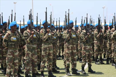 Deprem bölgesinde güvenlik gücü üç katına çıkarıldı