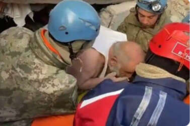 Enkazdan sigarayla çıkan 'dayı' konuştu