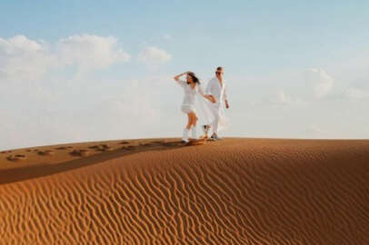 Aşkından çöllere düştü