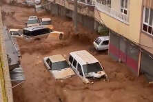 Şanlıurfa'da sel hayatı felç etti