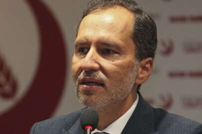 Erbakan tek başına yol alıyor