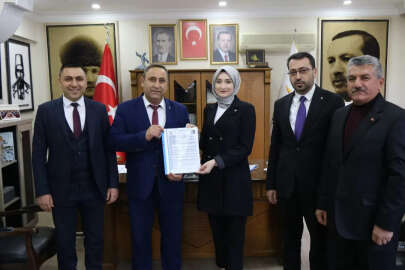 Ak Parti'de adaylık yarışı sürüyor !.