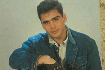 Yeşilçam'ın Yakışıklısı Meğer Hülya Avşar'la da Oynamış