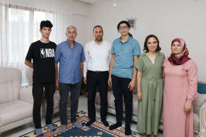 Başkan Özdemir TYT birincisi Harun Durak’ı ziyaret etti!..