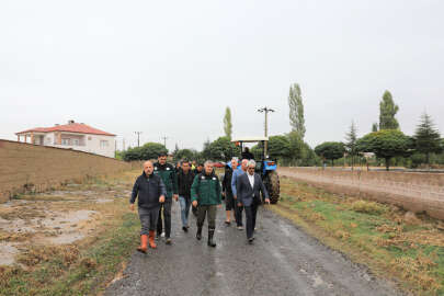 Vali Çelik selden zarar gören yerlere gitti