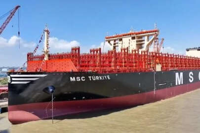 Dünyanın en büyük gemisine 'Türkiye' adı verildi