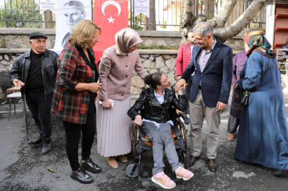 Vali Çelik ve eşinden, anlamlı ziyaret