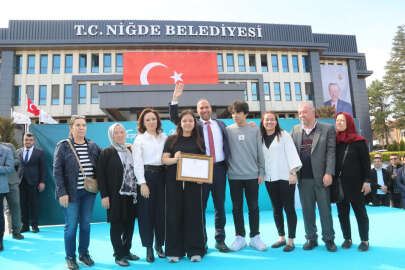 Emrah Özdemir mazbatasını aldı