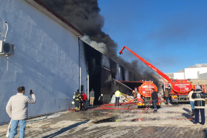Niğde OSB'de yangın! Dumanlar gökyüzünü kapladı
