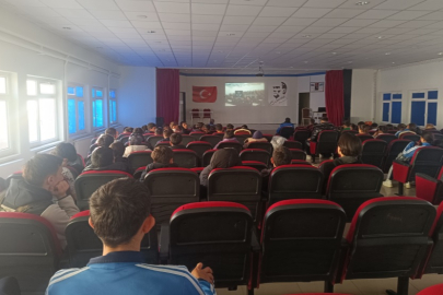 Niğde’de polis vatandaşları bilgilendirmeye devam ediyor