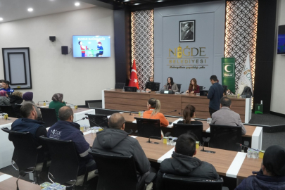 Niğde'de belediye personeline sanal kumar farkındalık eğitimi