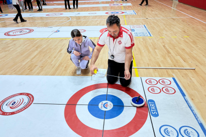 Niğde'de floor curling heyecanı başladı